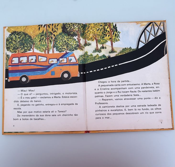Livro um passeio na quinta, da coleção novos amigos