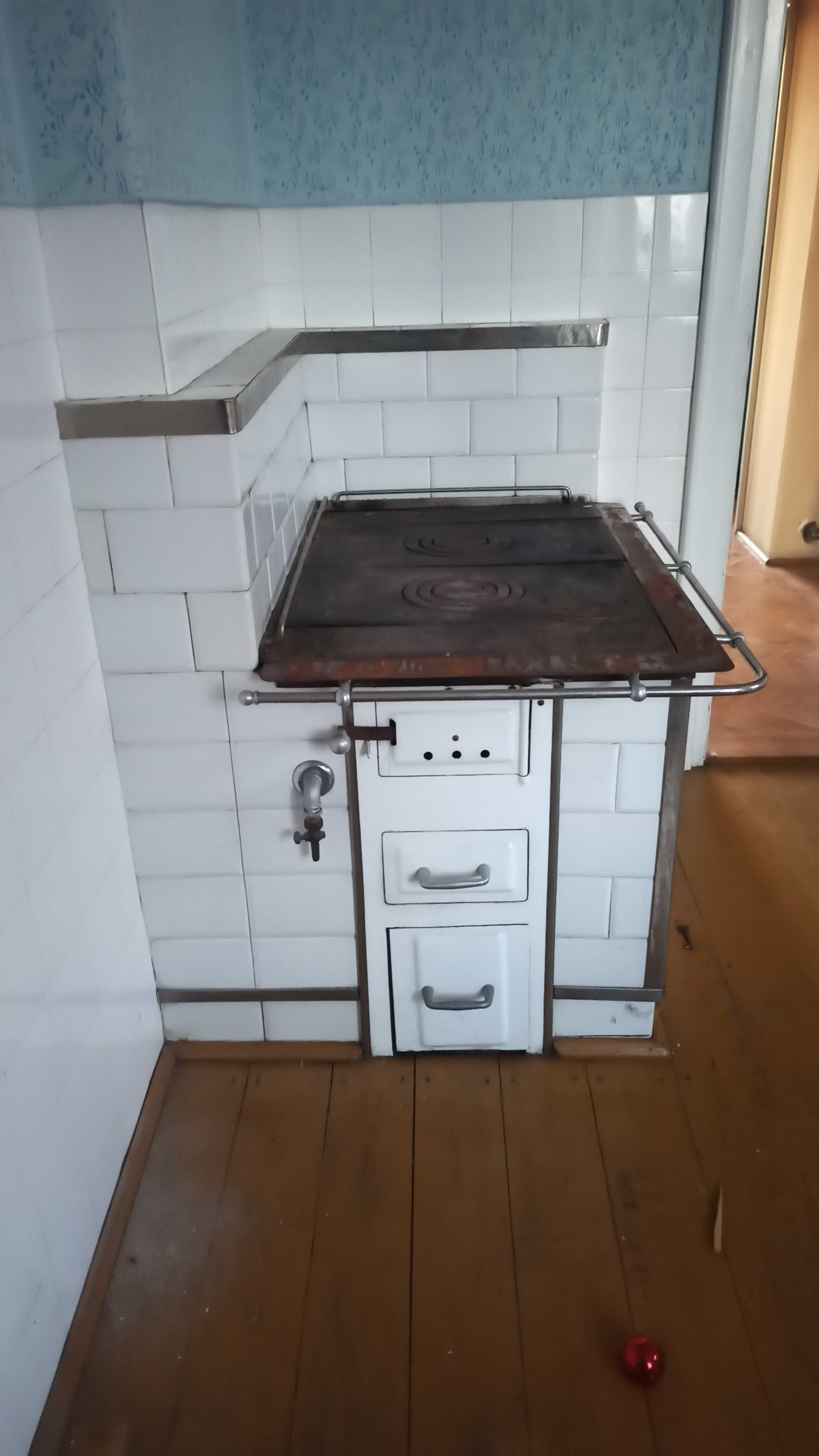 Piec kaflowy zabytkowy