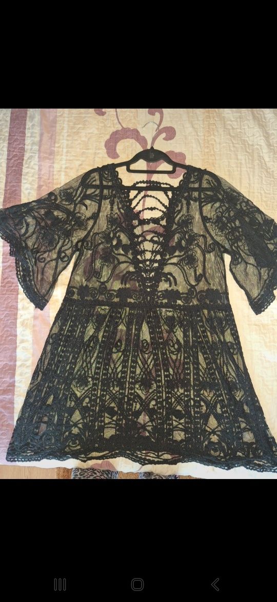 Vestido preto renda de Praia