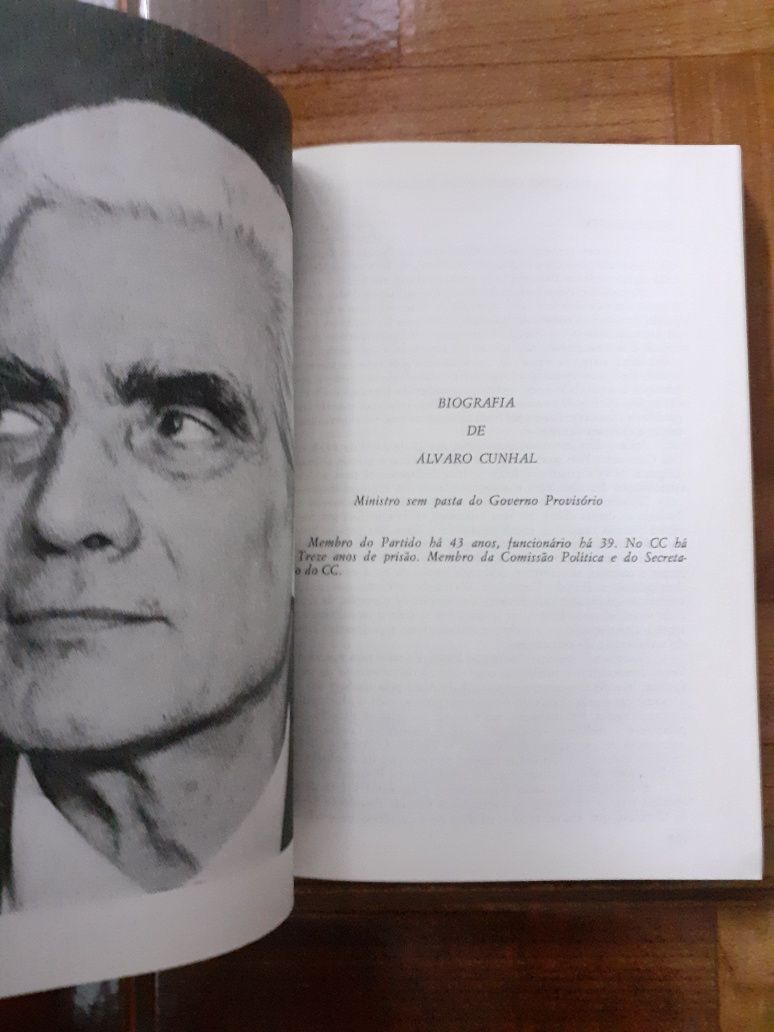 O programa do M.F.A e dos partidos políticos
