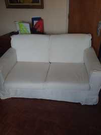 Sofa  em tecido de dois lugares