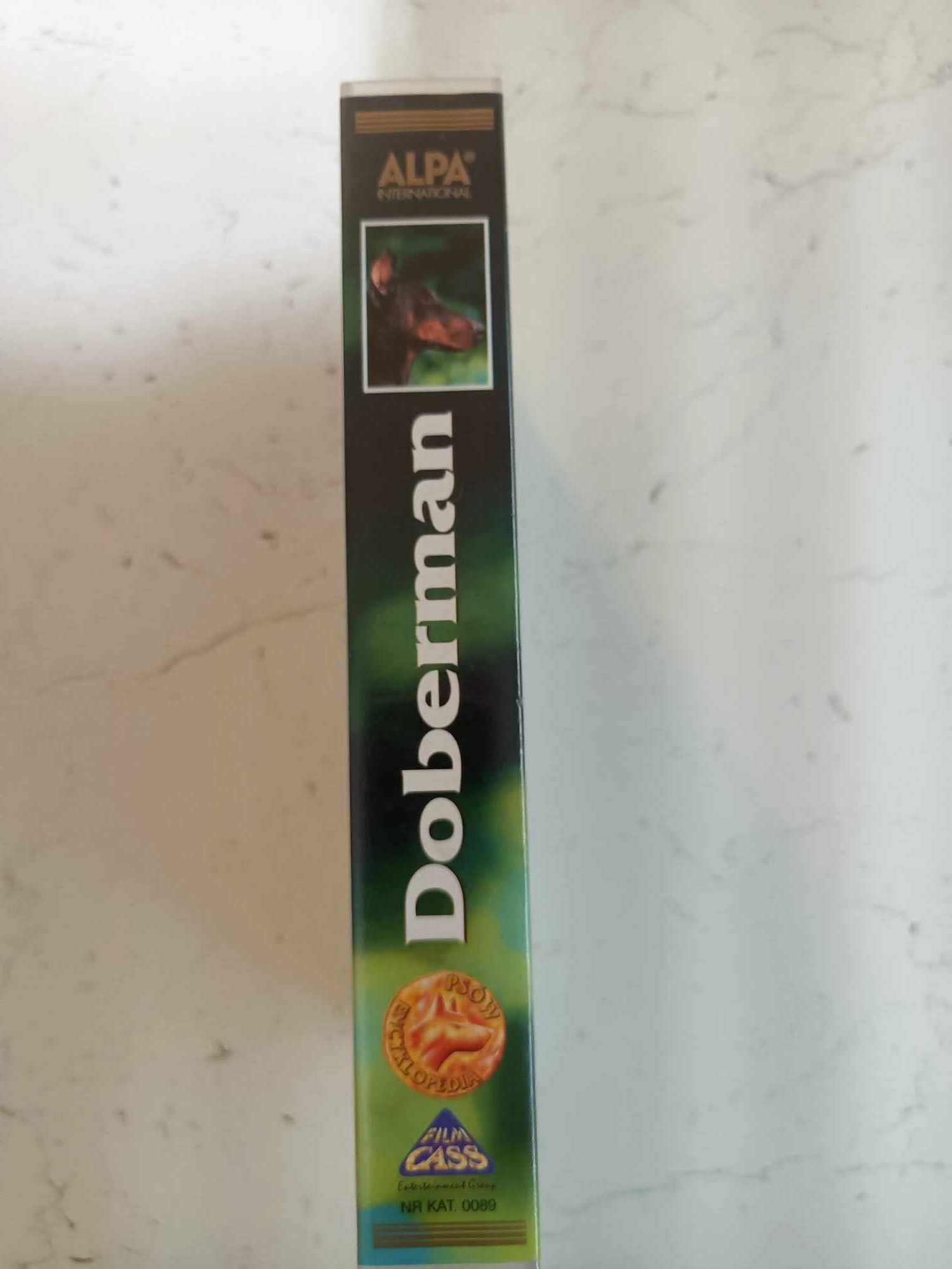 Kaseta VHS z filmem z hodowlą psów rasy Doberman