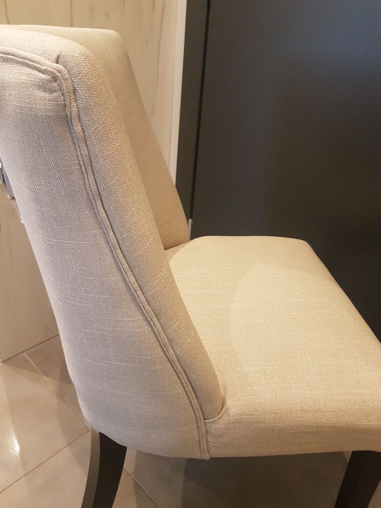 Krzesło z kołatką tapicerowane