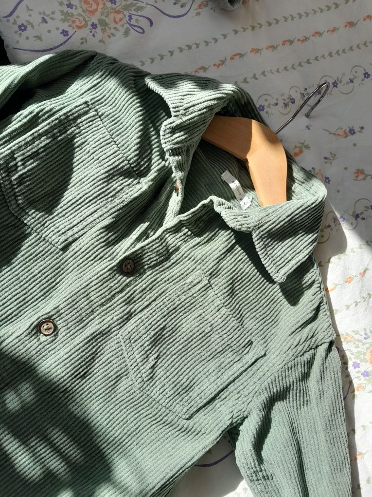 Koszula sztruksowa kurtka koszulowa zielona 98 basci Reserved Zara