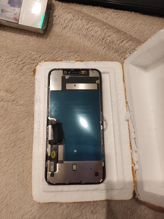Wyświetlacz LCD iPhone 11