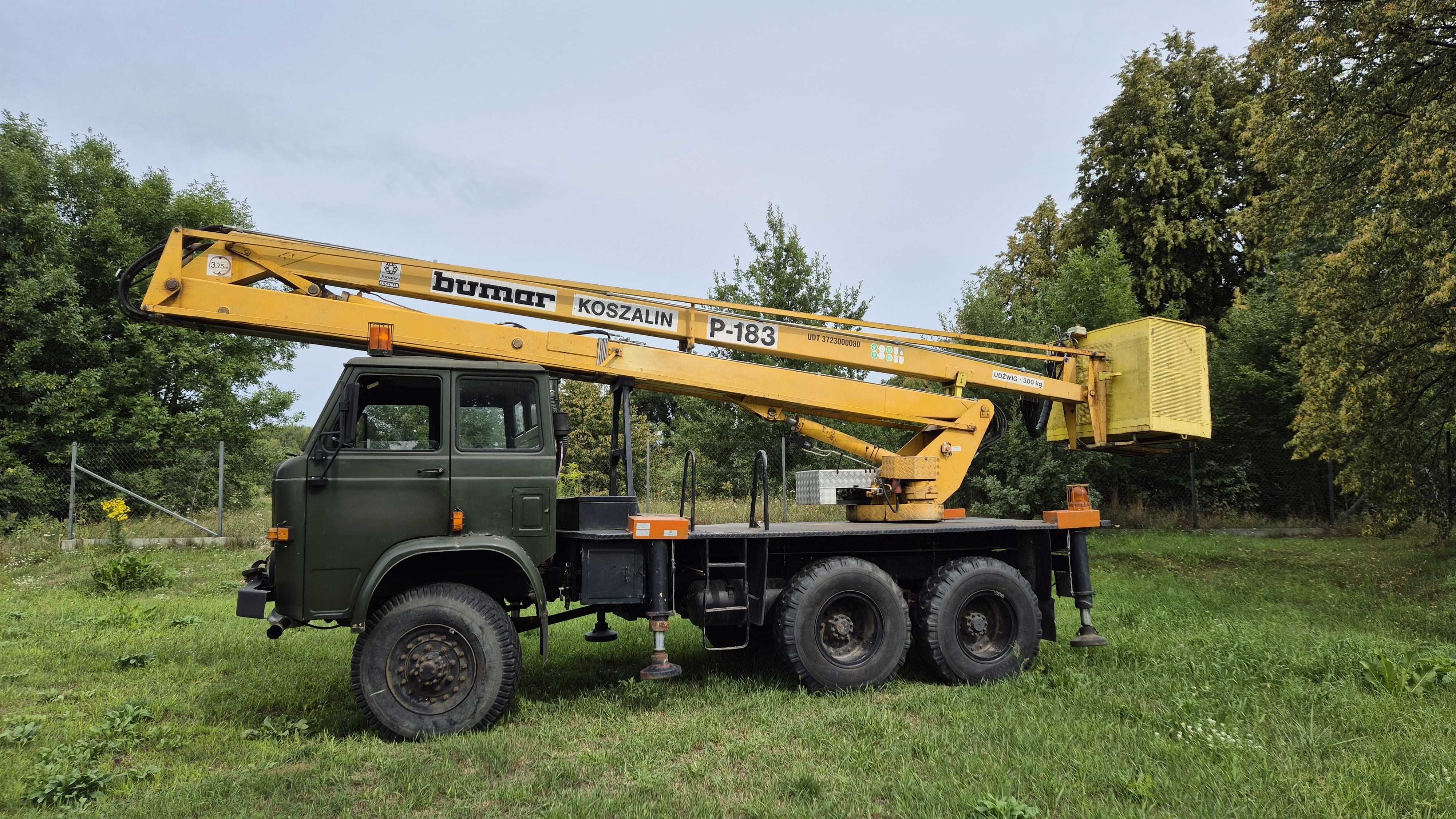 Podnośnik koszowy Bumar P-183 na podwoziu STAR 266 terenowy 6x6