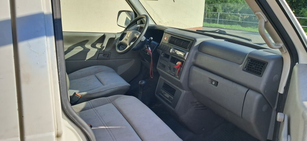 Volkswagen T4 Transporter 2.5TDI 102KM