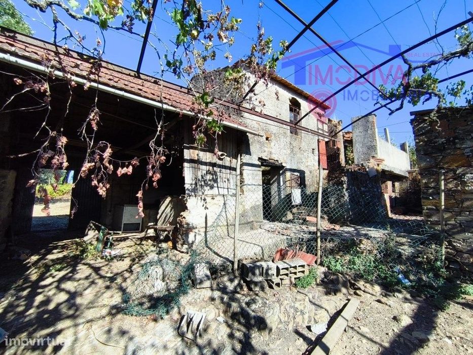 Casa de Campo com terreno e poço de água freguesia da Graça