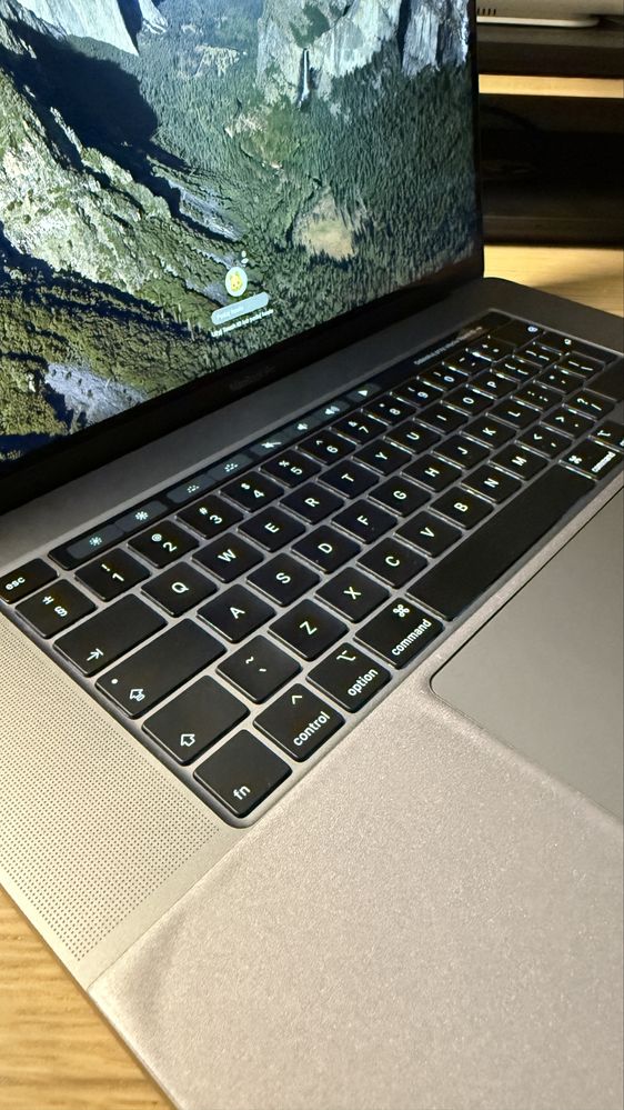 MacBook Pro 16-calowy 2019, 512GB, 16RAM, i7 AMD Radeon Pro 5300M