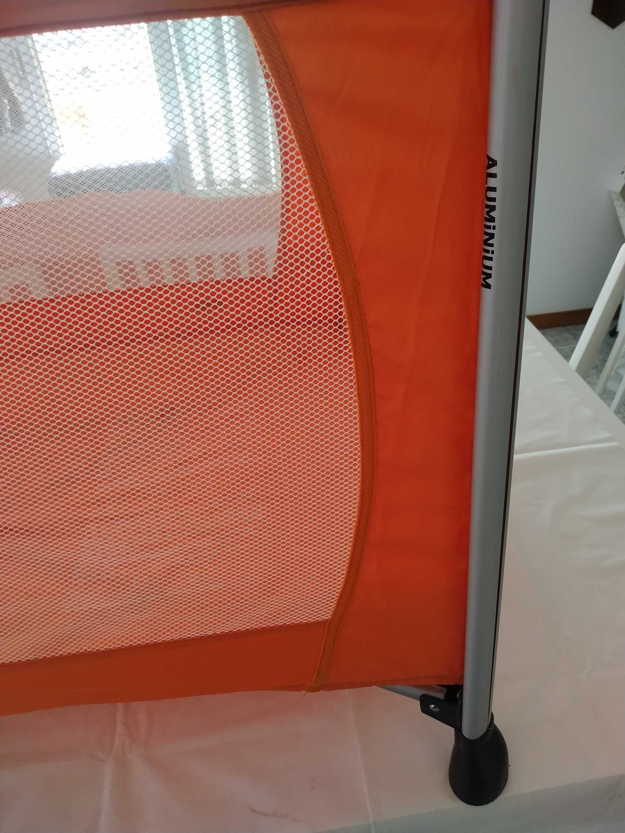 Berço desmontável para viagens