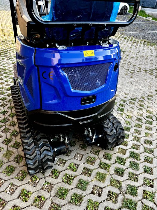 NOWA Minikoparka gąsienicowa 1.8T z silnikiem Kubota D722 – Akcesoria