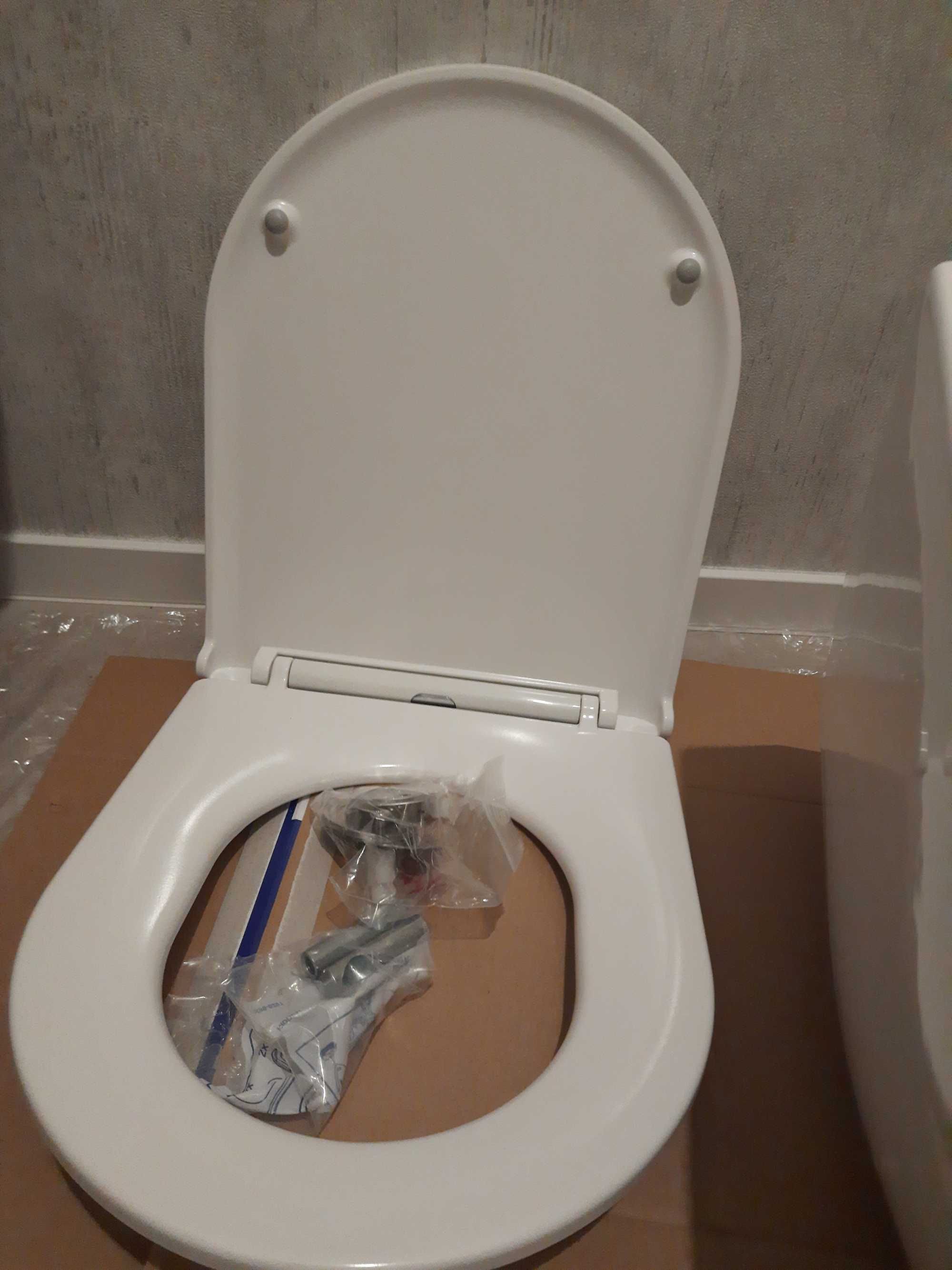 Miska WC Omnires OTTAWA wisząca z deską wolnopadającą 49 x 37
