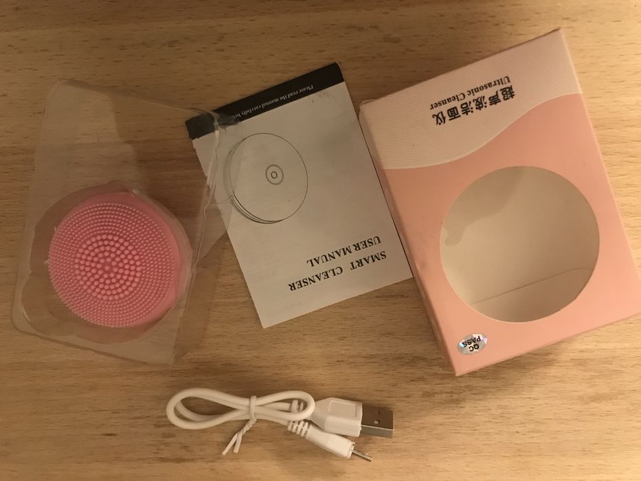 Электронная щетка для чистки лица