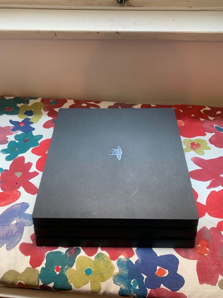 Playstation 4 Pro 1TB