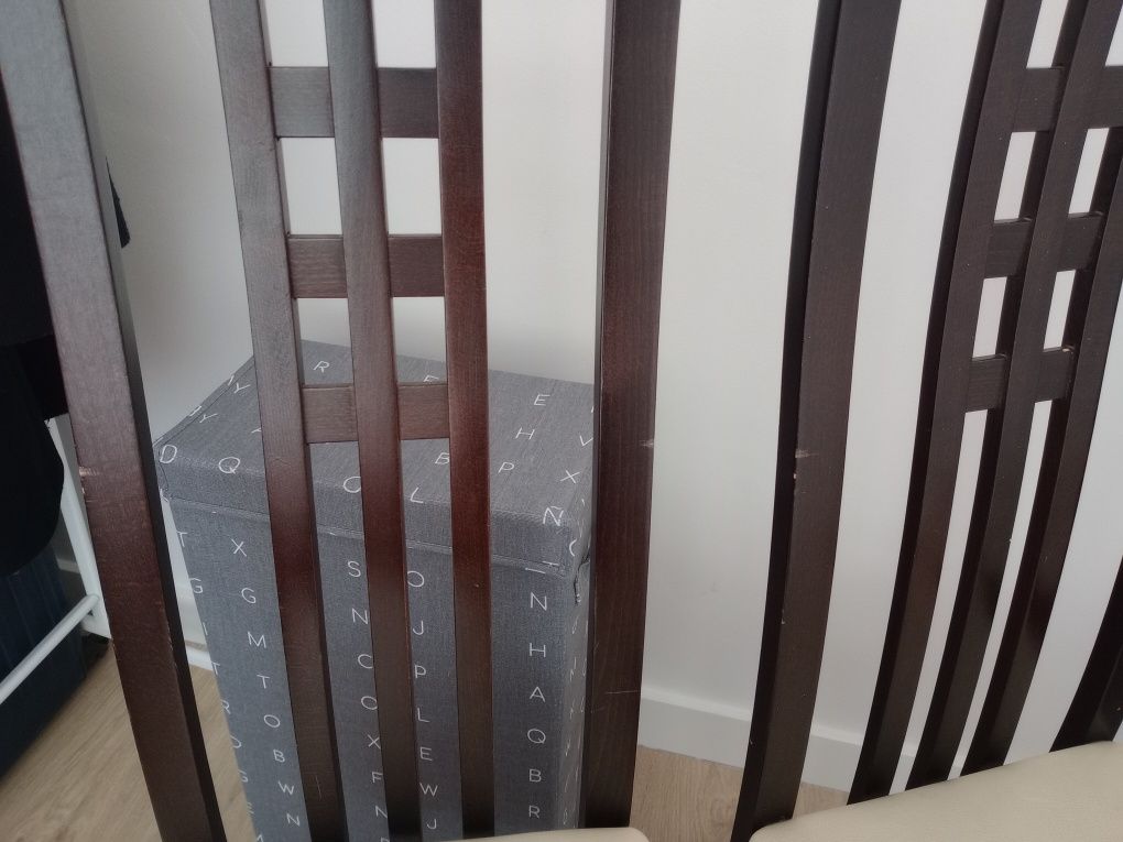 Vendo conjunto de 4 Cadeiras de Jantar