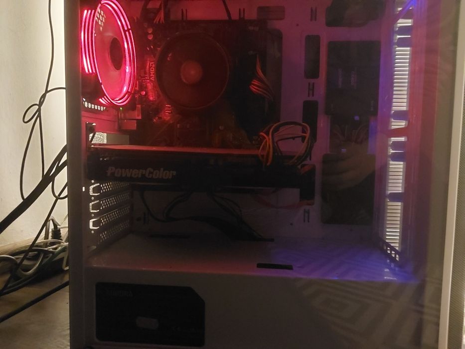 Ryzen 5 5600x  Rx 5700XT