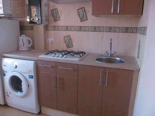 Здам подобово затишну однокімнатну квартиру центр всі зручності