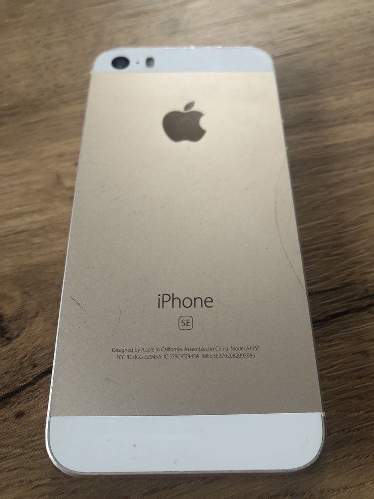 IPhone SE złoty