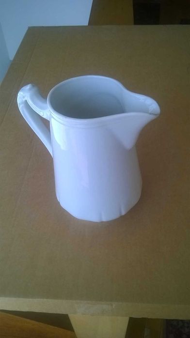 Caneca em porcelana Coimbra, anos 40