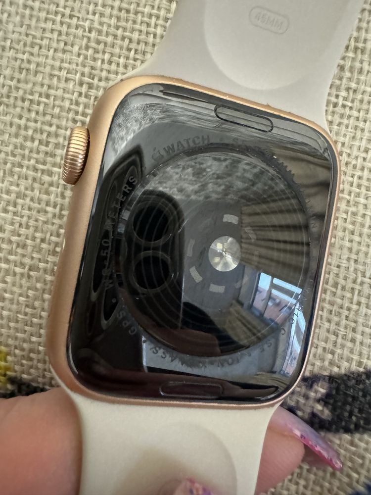 Apple Watch SE вживаний