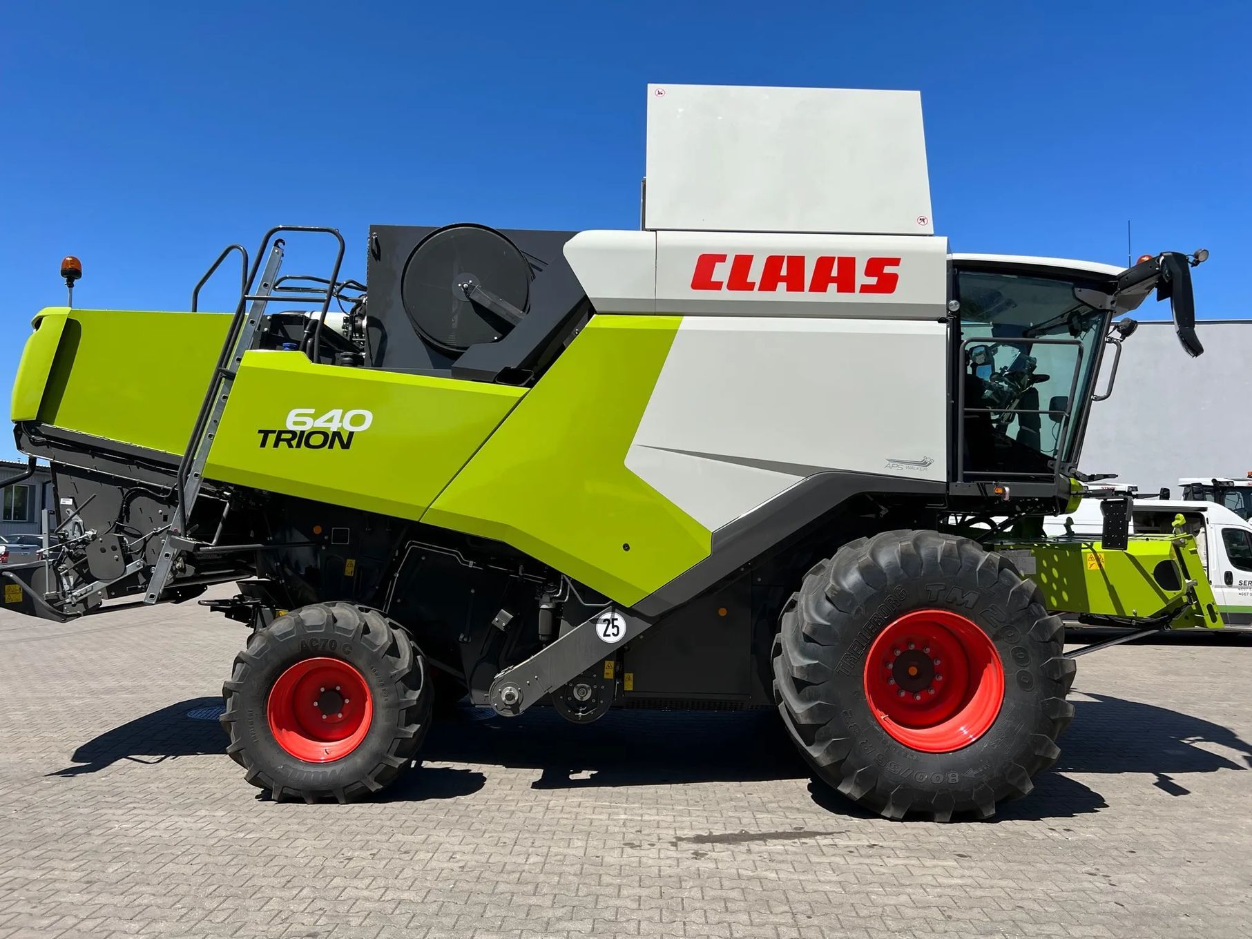 Claas TRION 640+Vario 620