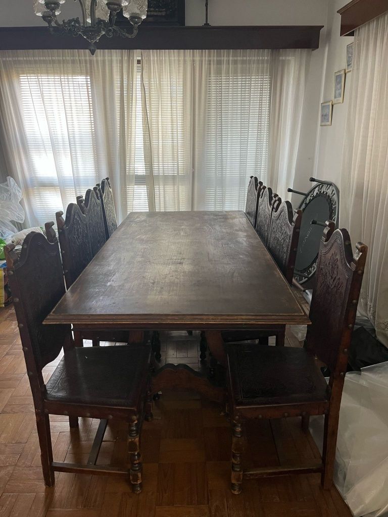 Mesa antiga mais 8 cadeiras