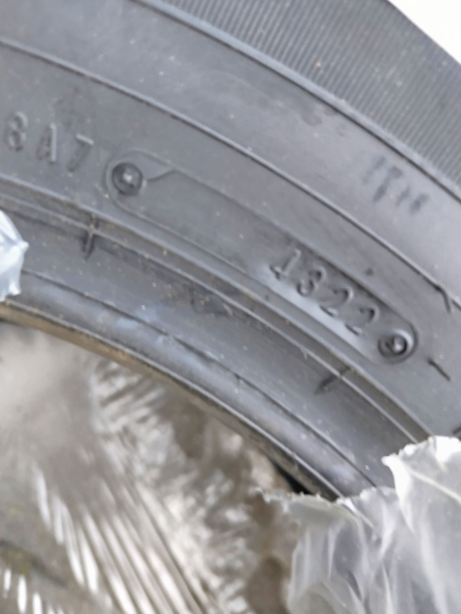 Nowa opona do busa 235 FALKEN