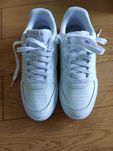 Białe sneakersy Puma, skóra (rozmiar 42)