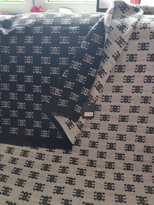 Ciepły szal kaszmirowy