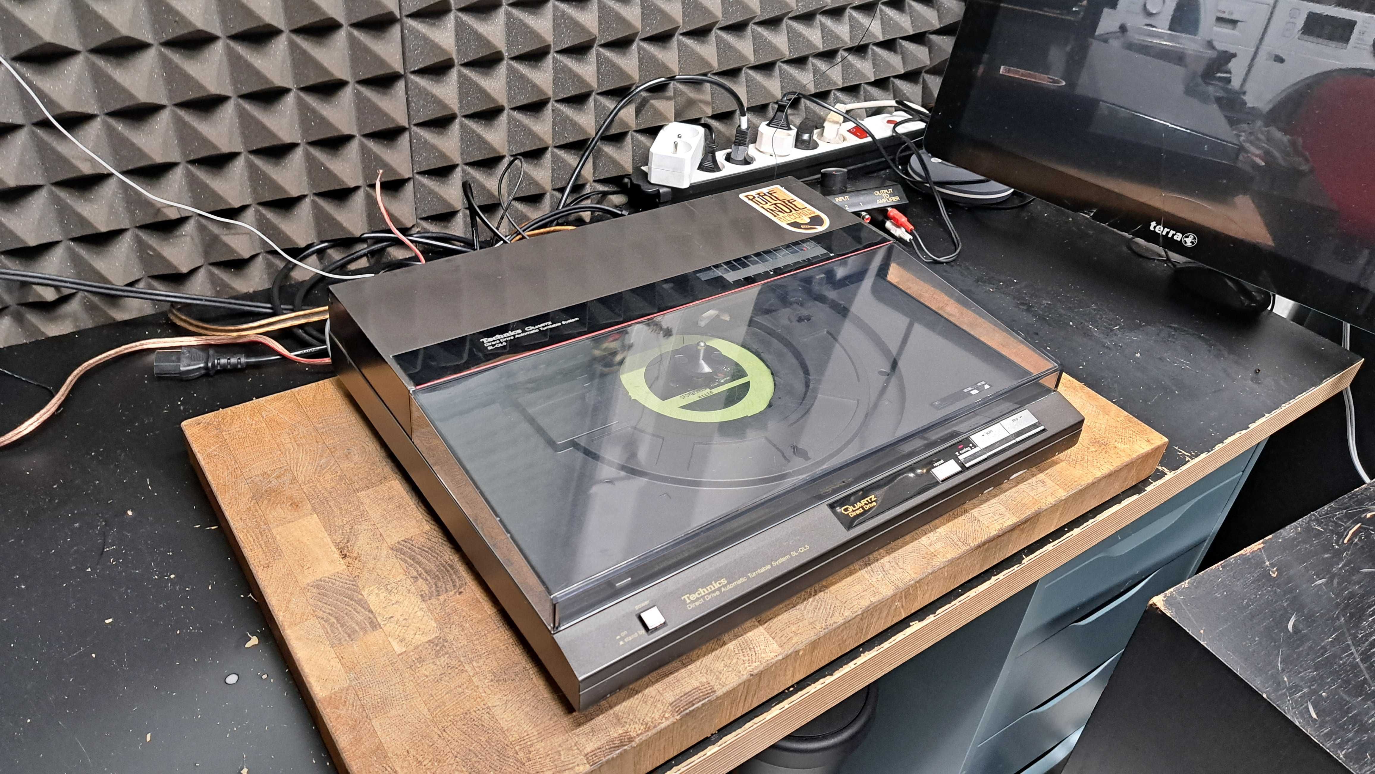 Gramofon Technics SL-QL5