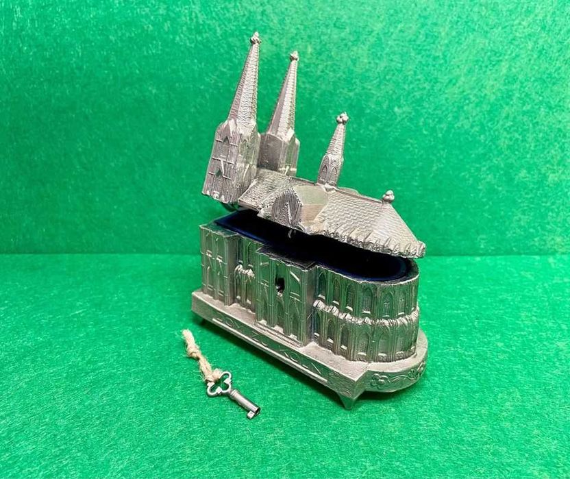 Caixas de música antigas com e sem Porta-Jóias