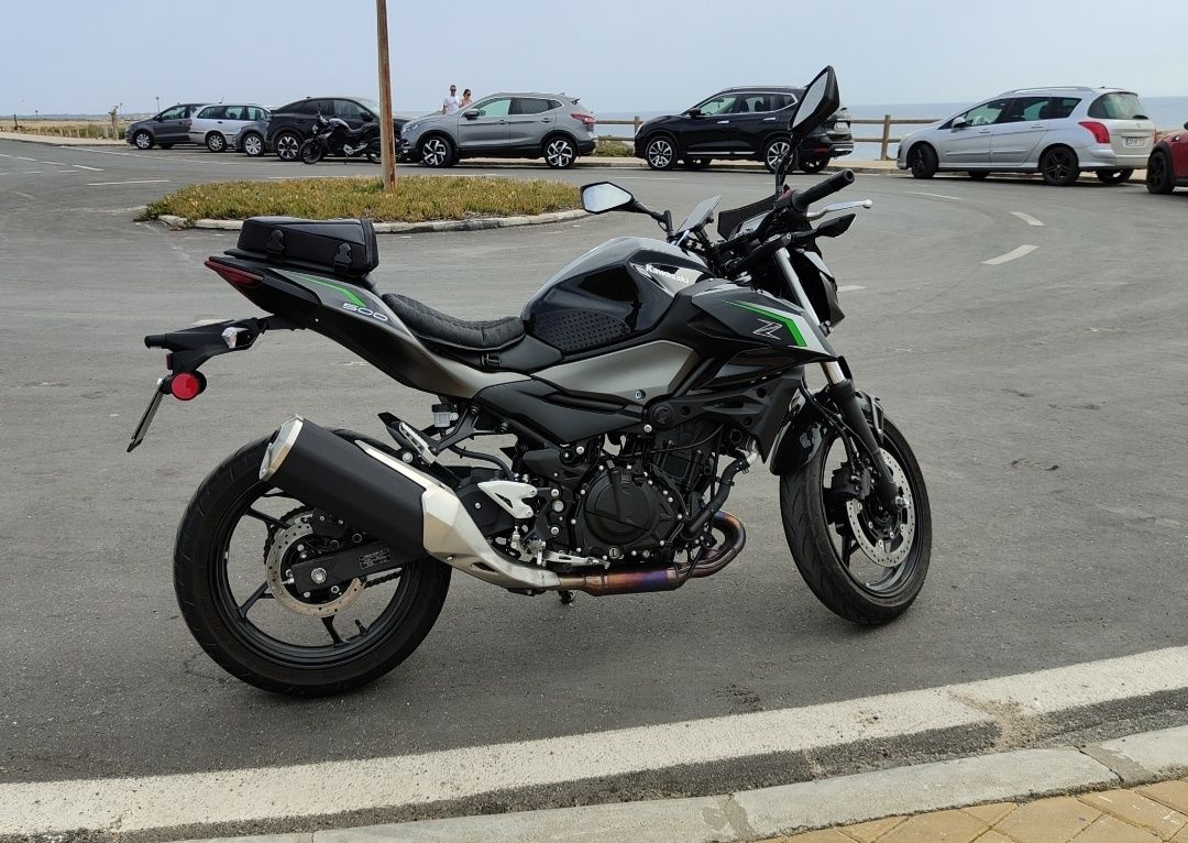 Kawasaki Z500 Nov. 2024 poucos kilómetros. Garantía até 2027