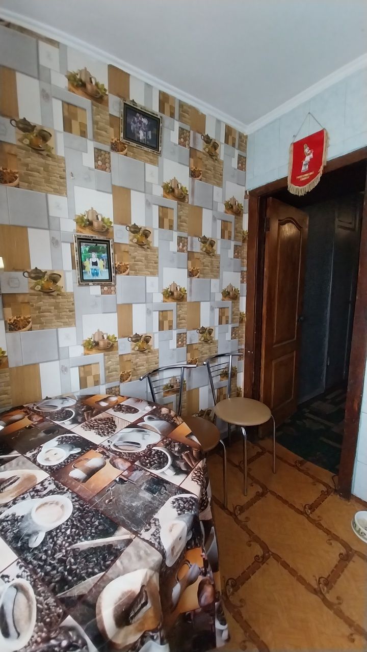 Продам 3 квартиру, з автономним газовим опаленням, на 2 поверх, Кірова