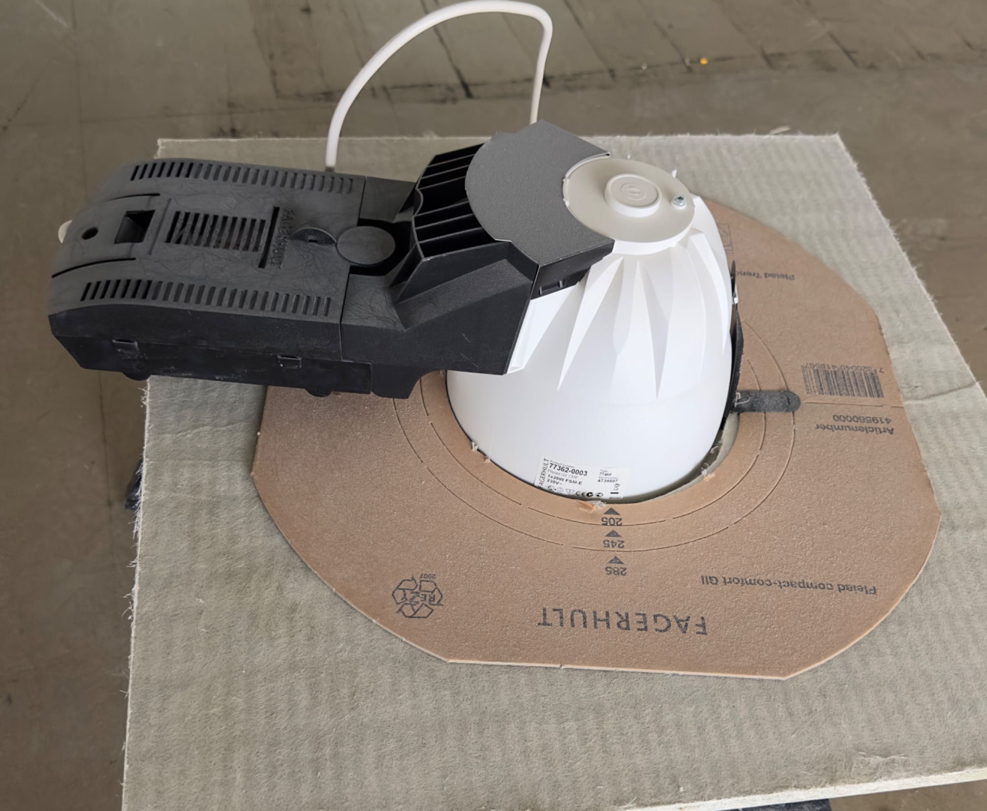 Lampa sufitowa  220v