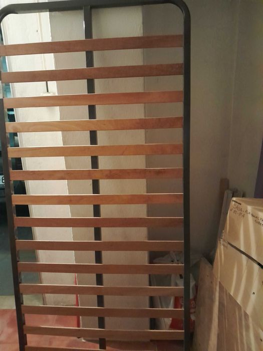 Estrado novo com 1,90 comp. e 90 de larg.