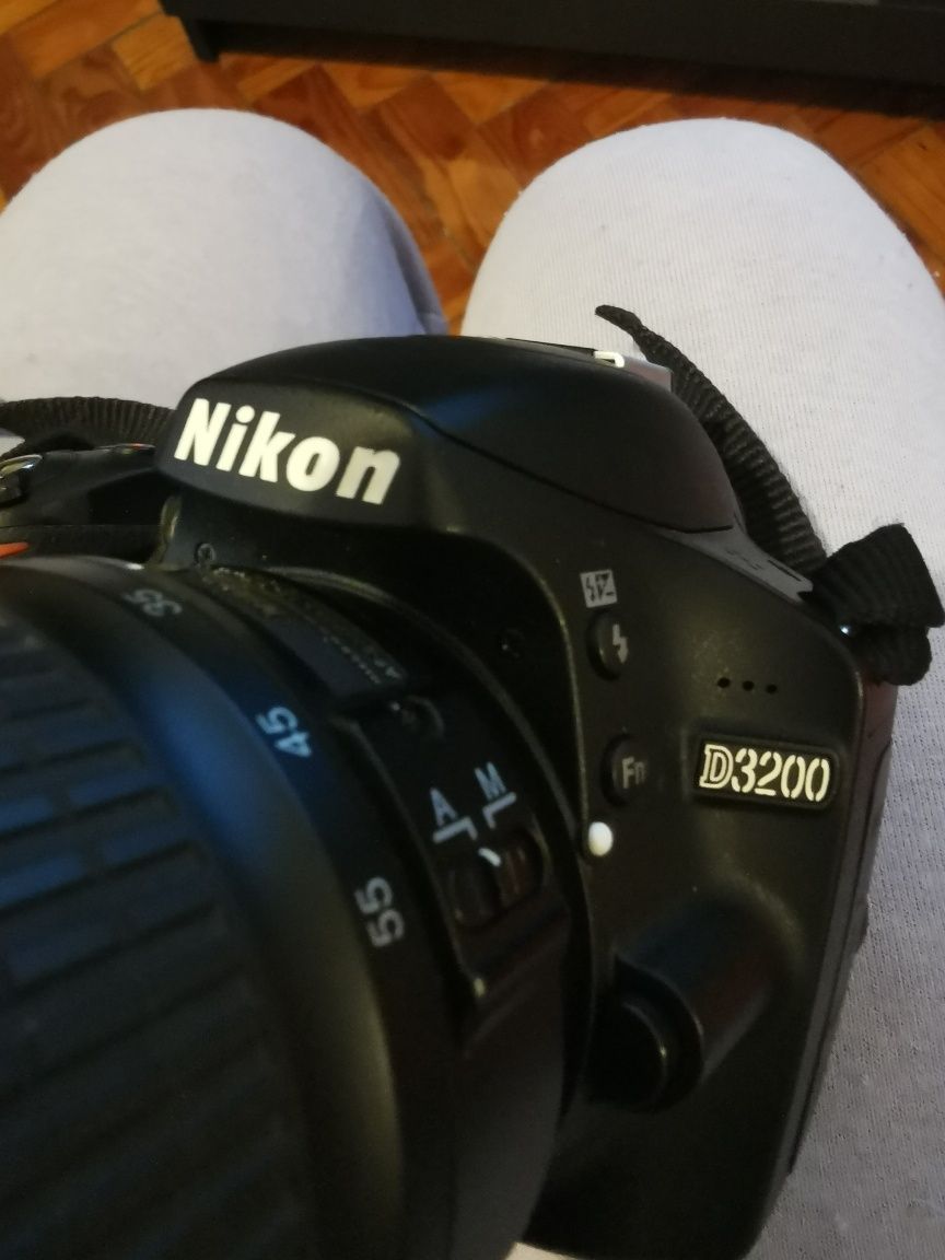 Máquina fotográfica Nikon D 3200