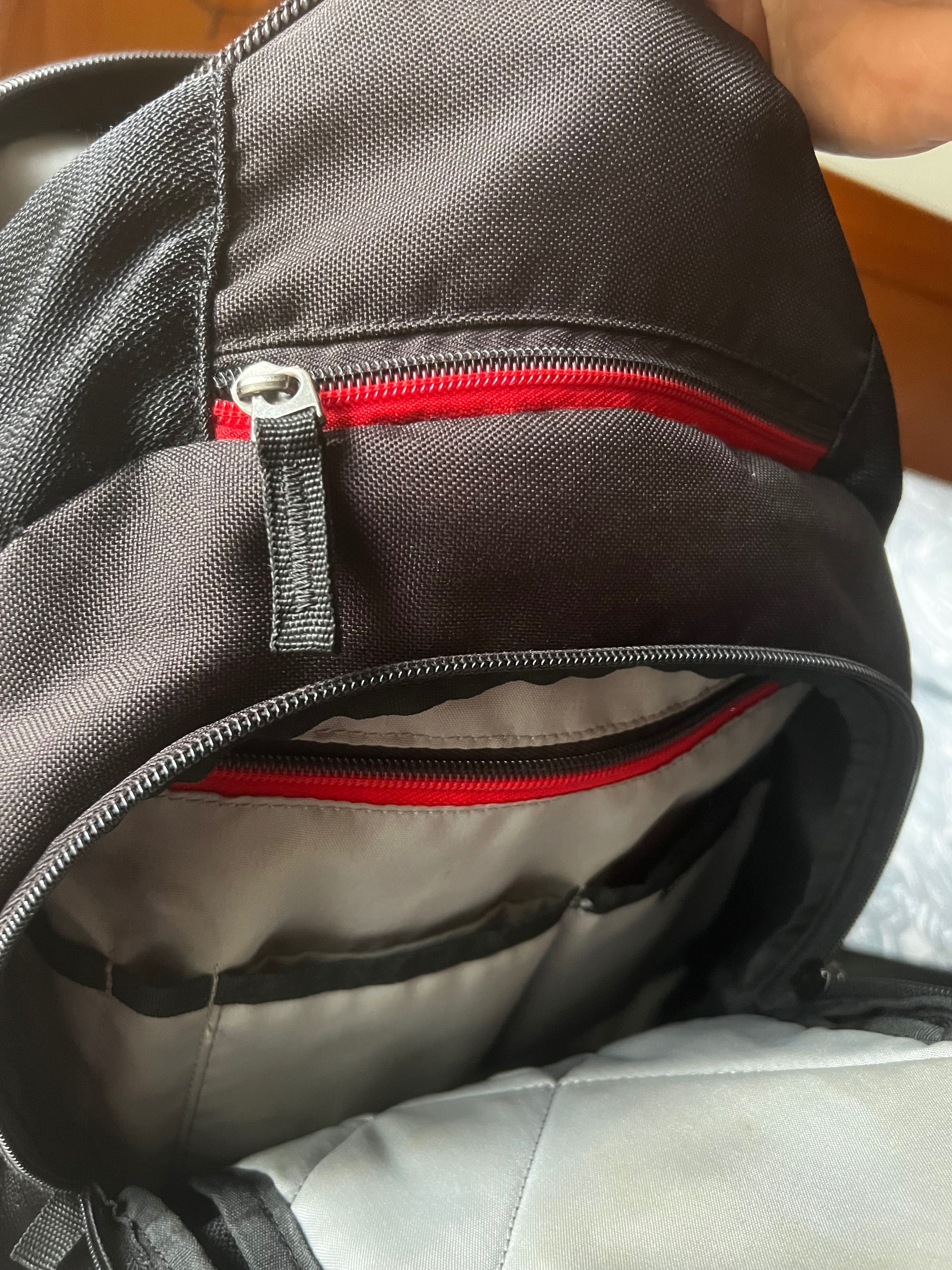 Mochila case Logic para computador portátil 16 polegadas