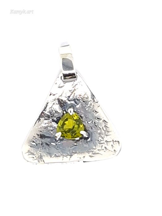 Wisiorek Srebro 925 Naturalny Peridot Handmade
