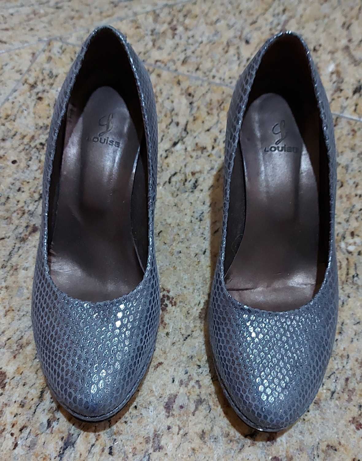 Sapatos de salto alto de senhora cinzentos, em óptimo estado