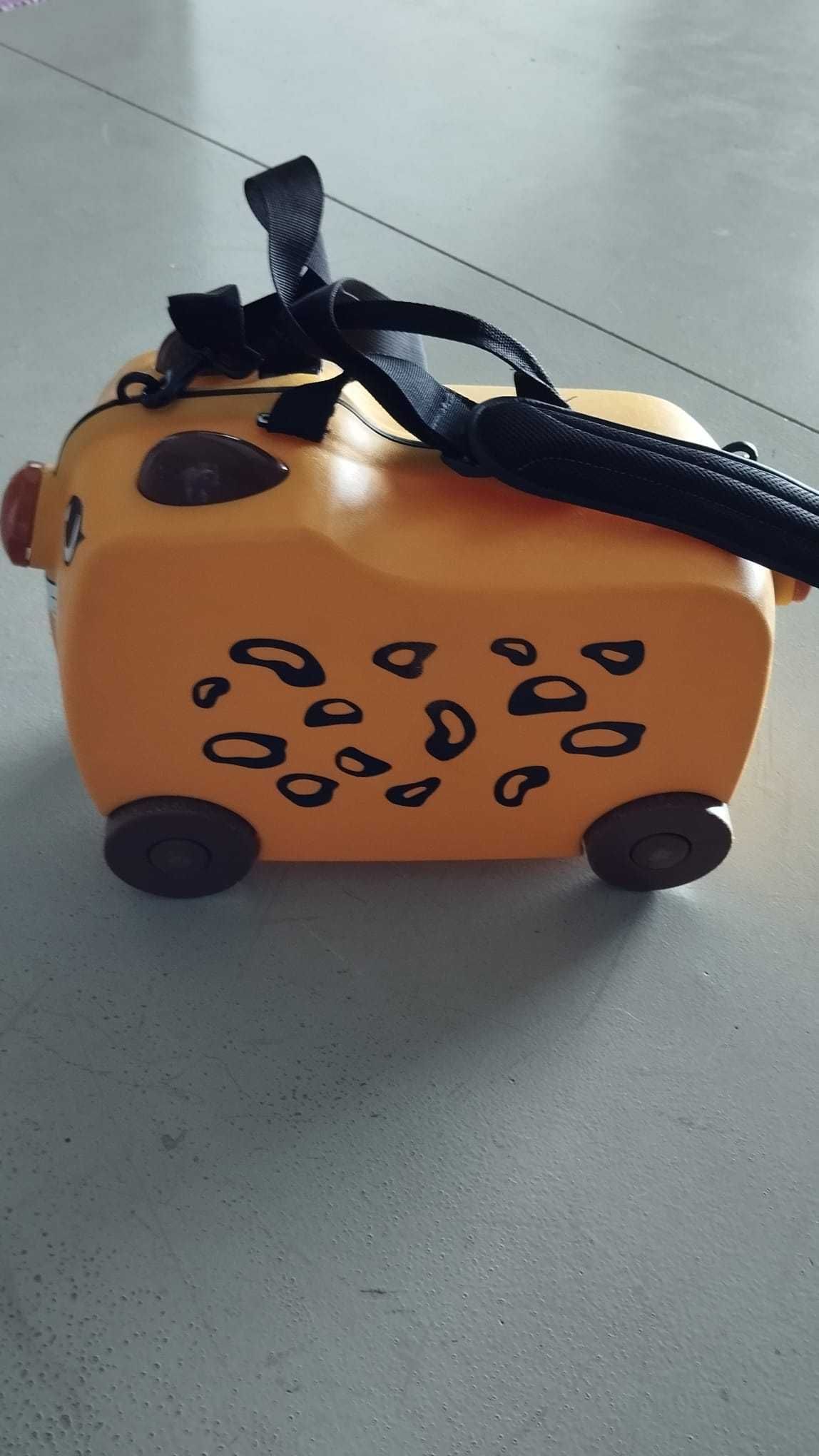 Mala de criança com rodas e pega