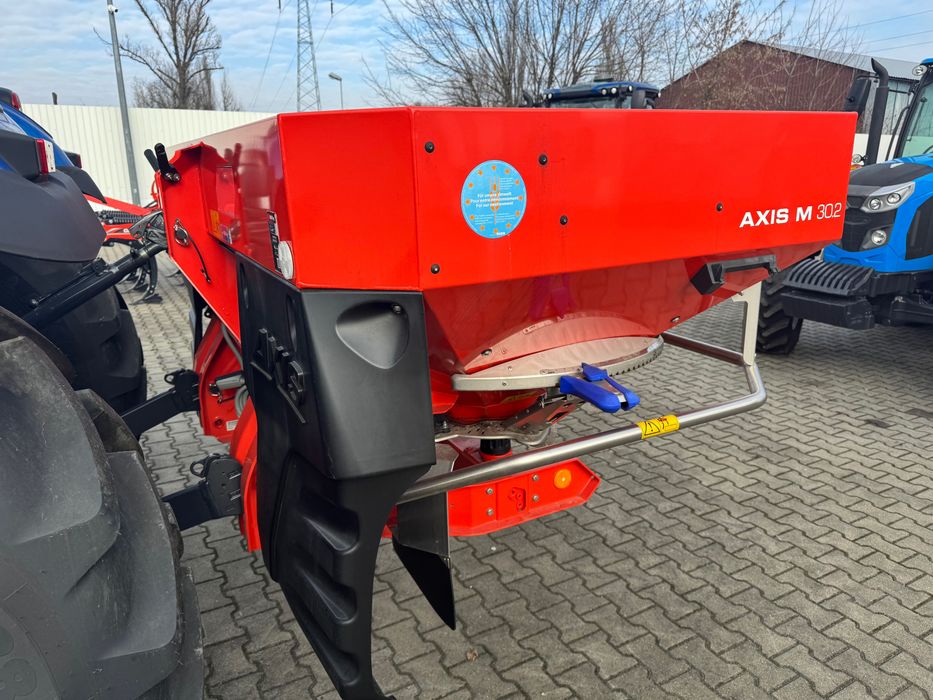 Rozsiewacz Axis 30.2 Q V8 M