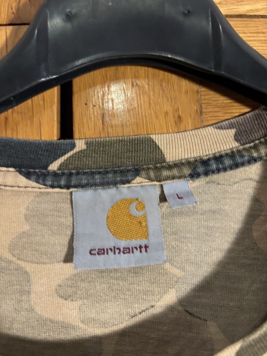 Tshirt carhartt camuflada