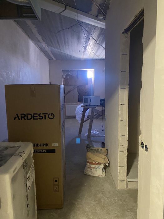 Продаю 1 комнатную гостинку ЖК Воробьевы Горы на Полях