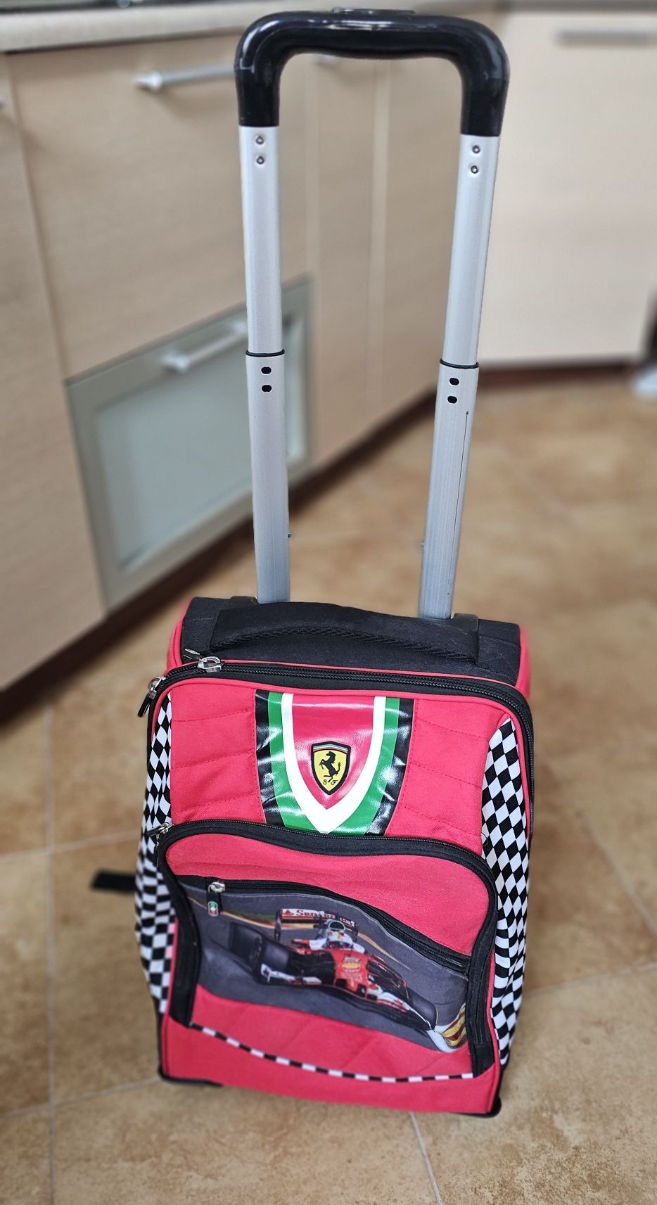 Plecak walizka Ferrari z kółkami i rączką