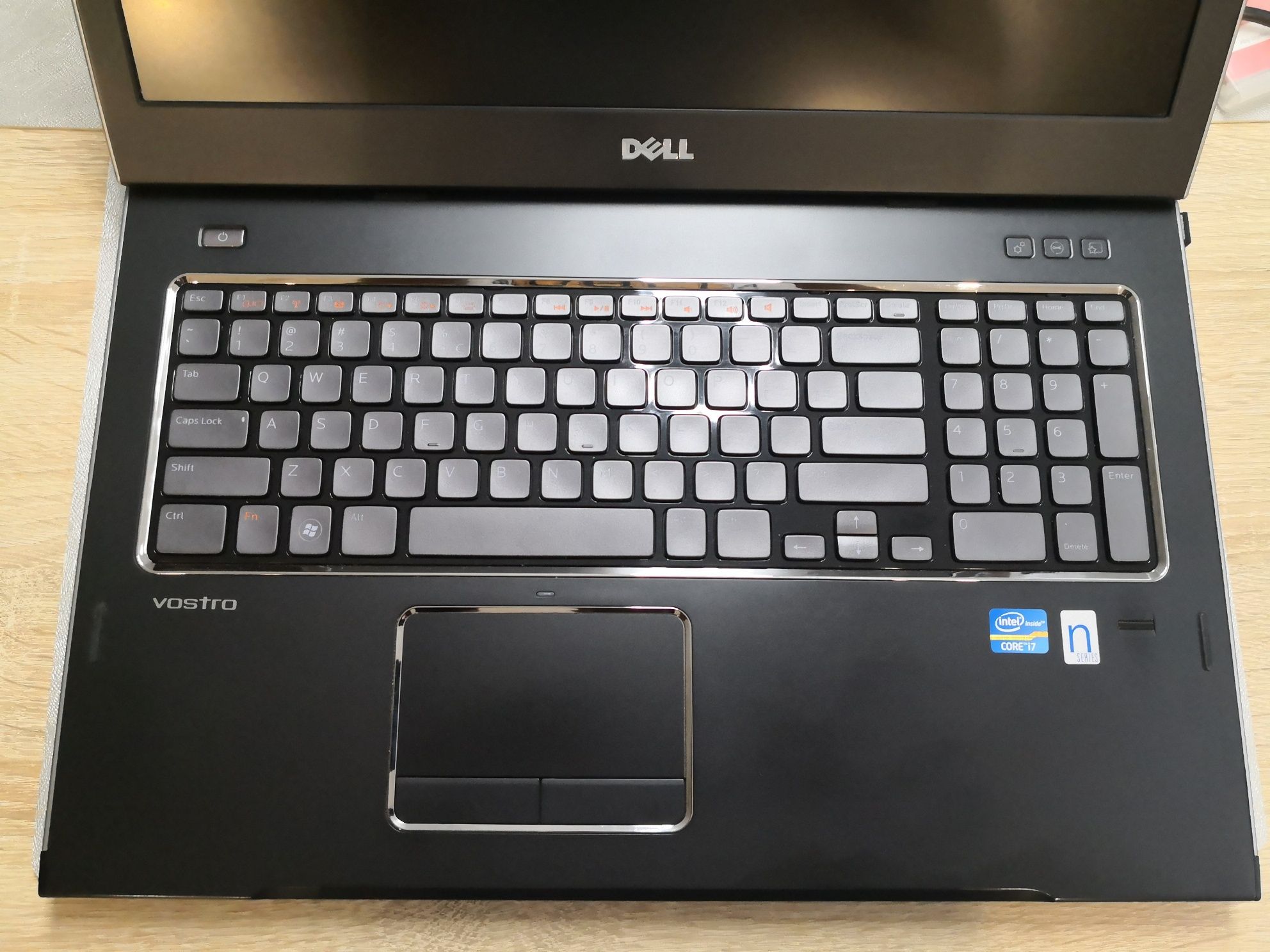 DELL VOSTRO 3750 i7, 750GB, 4GB RAM, 64 bit, 17,3 cala, Srebrny, TORBA