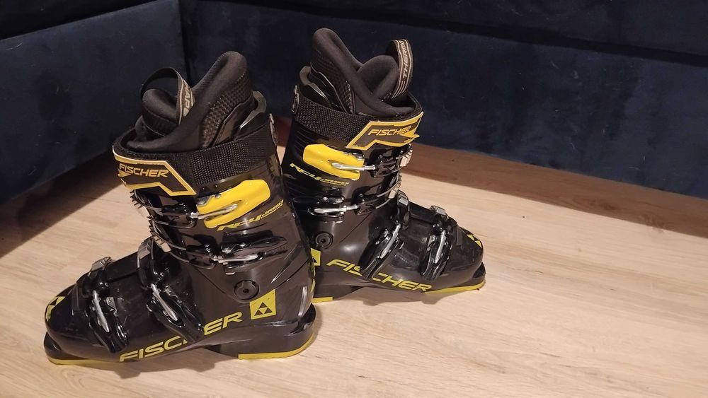 Juniorskie buty narciarskie Fischer RC4 JR60 rozm. 24,5 czyli 38