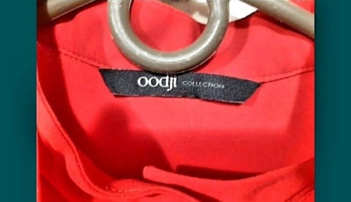 Продам новую блузку в полоску и красную фирмы oodji