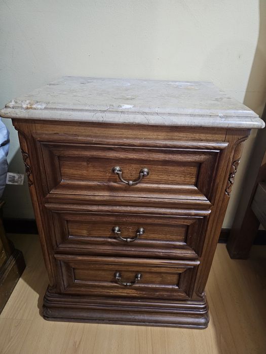 Mesinhas de cabeceira usadas mas em bom estado