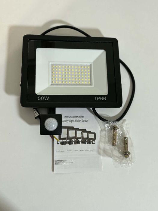 Naświetlacz LED 50W z czujnikiem ruchu PIR