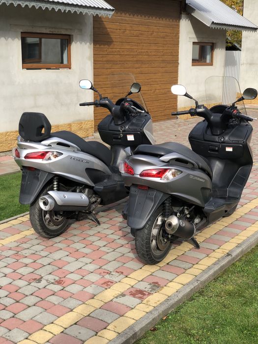 Скутер  Suzuki Burgman 2015 рік